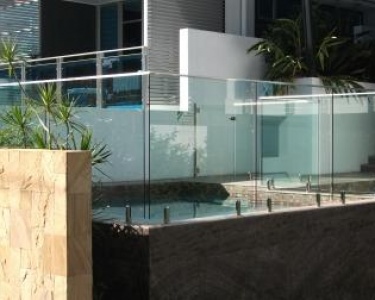 ff Frameless pool fence_coloured glass balustrading